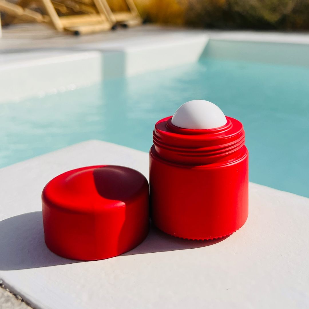 Waratah Red Refillable Sunscreen Applicator